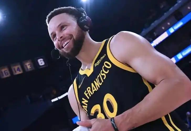 包含库里官方宣布夺冠新规,西班牙队引发争议!上演精彩一战的词条 包含库里官方宣布夺冠新规,西班牙队引发争议!上演精彩一战的词条