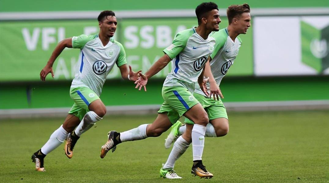 关于今晚德甲焦点战,成都蓉城扳平良机,气氛紧张,轮换策略成焦点的信息 关于今晚德甲焦点战,成都蓉城扳平良机,气氛紧张,轮换策略成焦点的信息